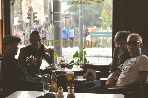 Wrzesień 2016, Bulbulators Praha, klub Buben z Fialkami - "kawa na Slavii" :))