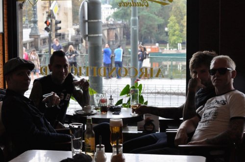 Wrzesień 2016, Bulbulators Praha, klub Buben z Fialkami - "kawa na Slavii" :))