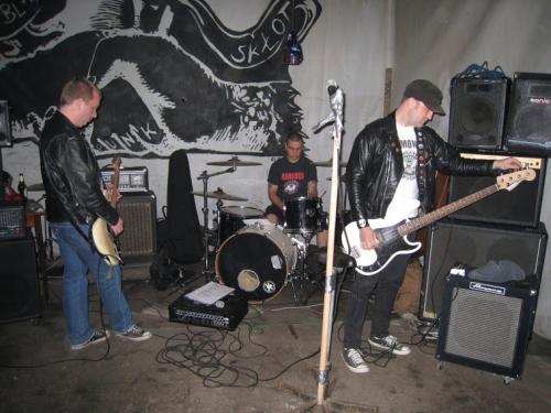 Dumbs na Elbie /Dumbs live at Elba squat