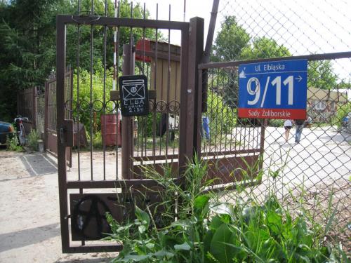 wejście na skłot Elba / entrance to Elba squat