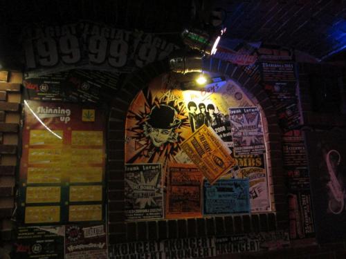 Stara Piwnica, ściana